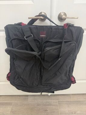 Crate&Barrel Black Travel Garment Bag with Shoulder Strap ❤️
